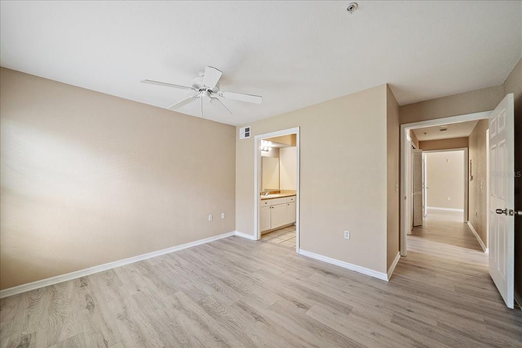 5540 Rosehill Road, Unit 201 Sarasota, FL 34233 - Photo 24 of 52