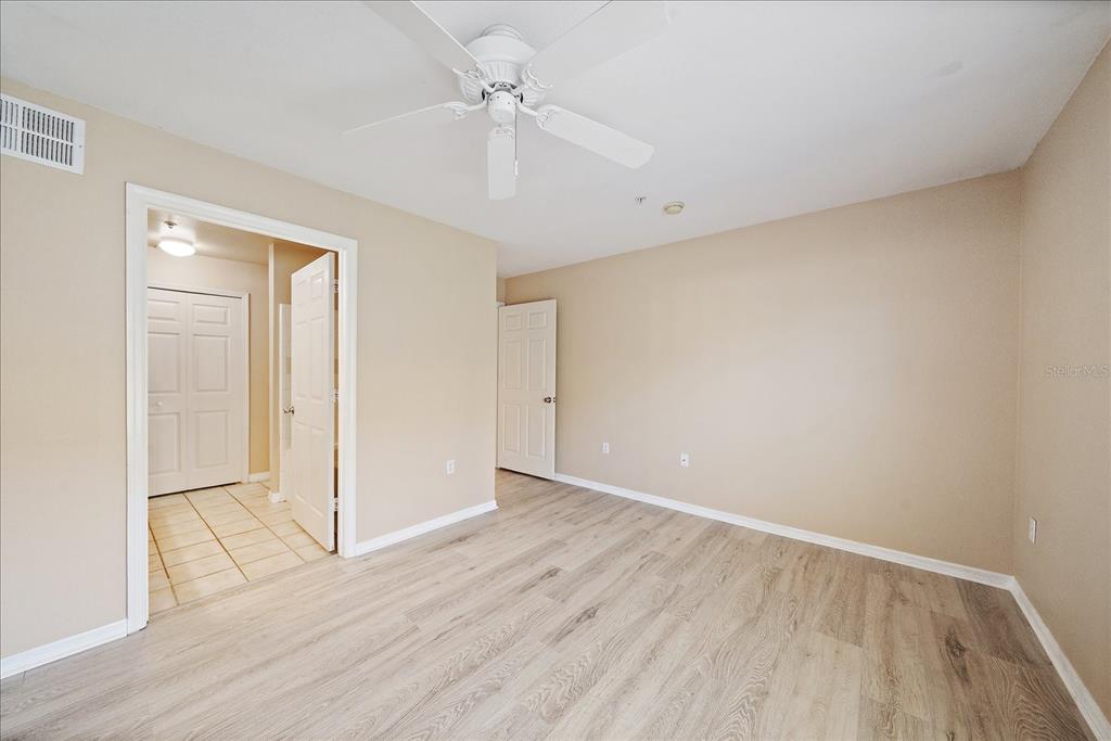 5540 Rosehill Road, Unit 201 Sarasota, FL 34233 - Photo 25 of 52