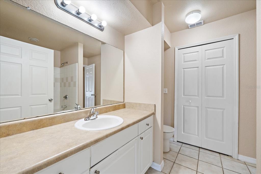 5540 Rosehill Road, Unit 201 Sarasota, FL 34233 - Photo 27 of 52