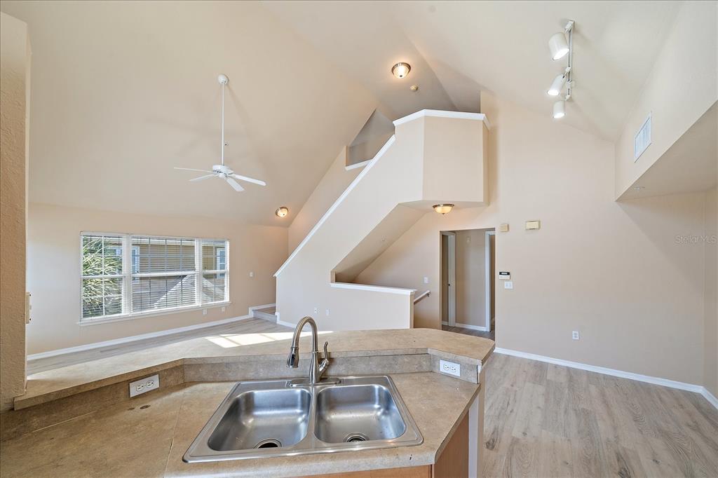 5540 Rosehill Road, Unit 201 Sarasota, FL 34233 - Photo 3 of 52