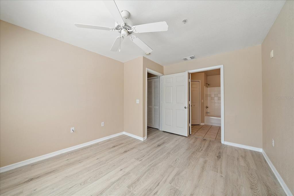 5540 Rosehill Road, Unit 201 Sarasota, FL 34233 - Photo 32 of 52