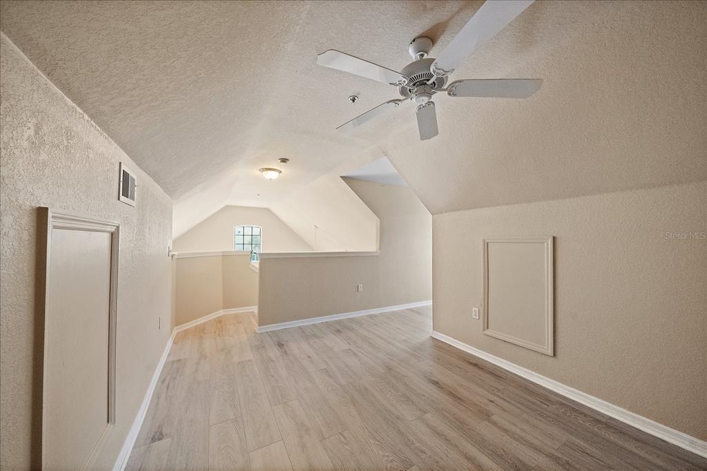 5540 Rosehill Road, Unit 201 Sarasota, FL 34233 - Photo 36 of 52