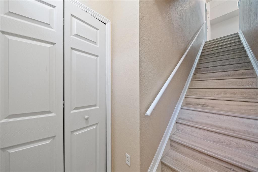 5540 Rosehill Road, Unit 201 Sarasota, FL 34233 - Photo 10 of 52