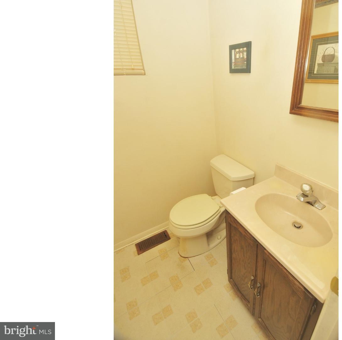 517 Elford Road Fairless Hills, PA 19030 - Photo 11 of 20 Bathroom
