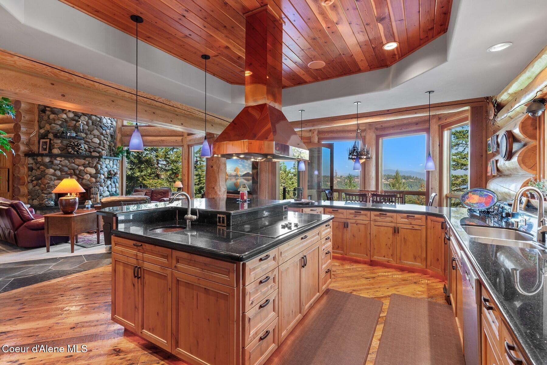 18869 South Trekker Woods Road Coeur D'Alene, ID 83814 - Photo 11 of 78 Open plan design