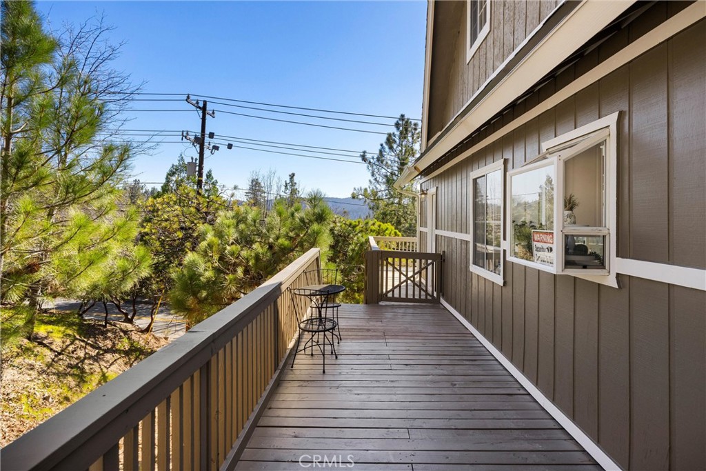 1113 North Grass Valley Road Lake Arrowhead, CA 92352 - Photo 5 of 36