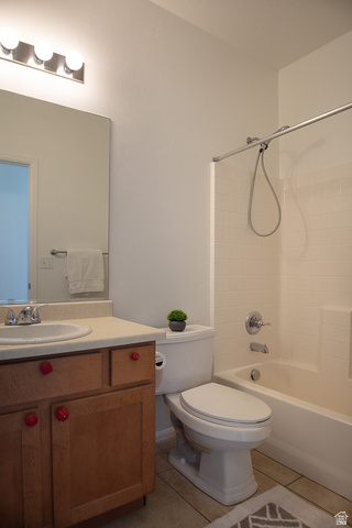 3365 Falcon Way Layton, UT 84040 - Photo 16 of 27 Hallway Bathroom Level 1