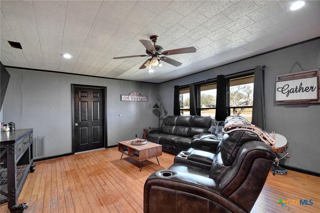 1017 Highway 87 Smiley, TX 78159 - Photo 4 of 30 a living room with furniture