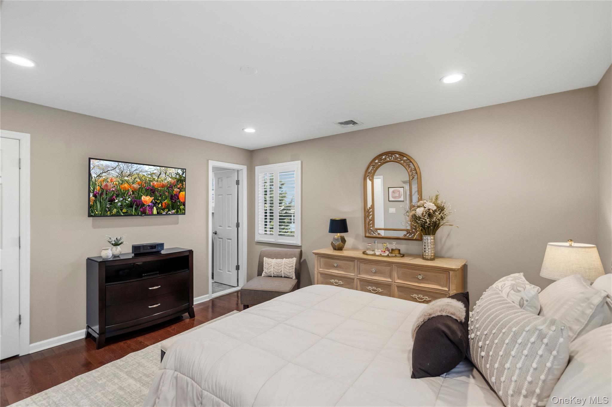 34 Admiral Road Massapequa, NY 11758 - Photo 26 of 32