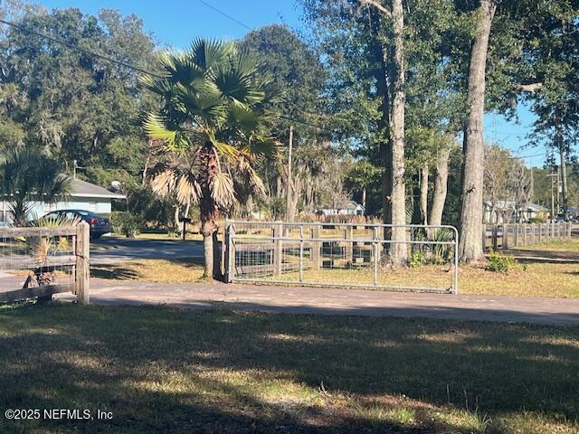312 East Market Road Starke, FL 32091 - Photo 5 of 51 a view of a park with large trees