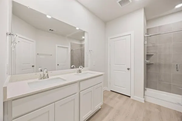 a view of an empty walk in closet