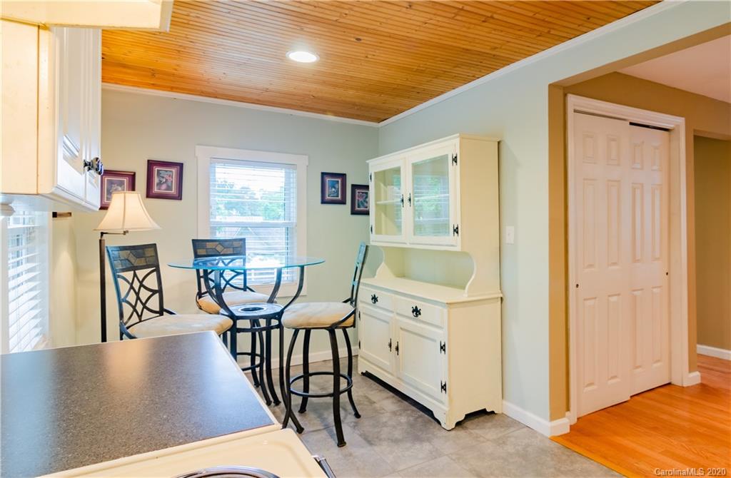95 Lookout Road Asheville, NC 28804 - Photo 11 of 30 Gallery Image 11