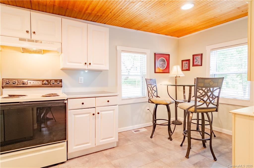 95 Lookout Road Asheville, NC 28804 - Photo 12 of 30 Gallery Image 12