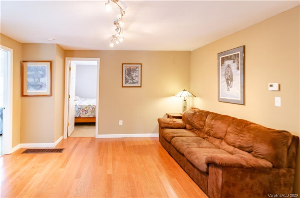 95 Lookout Road Asheville, NC 28804 - Photo 15 of 30 Gallery Image 15