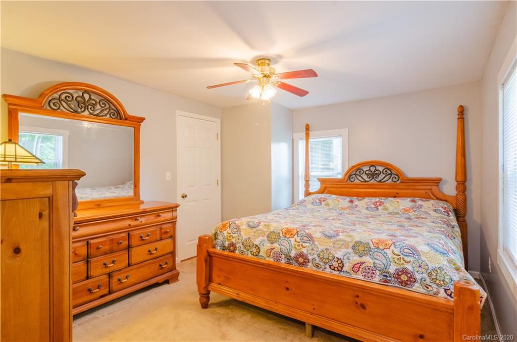 95 Lookout Road Asheville, NC 28804 - Photo 18 of 30 Gallery Image 18