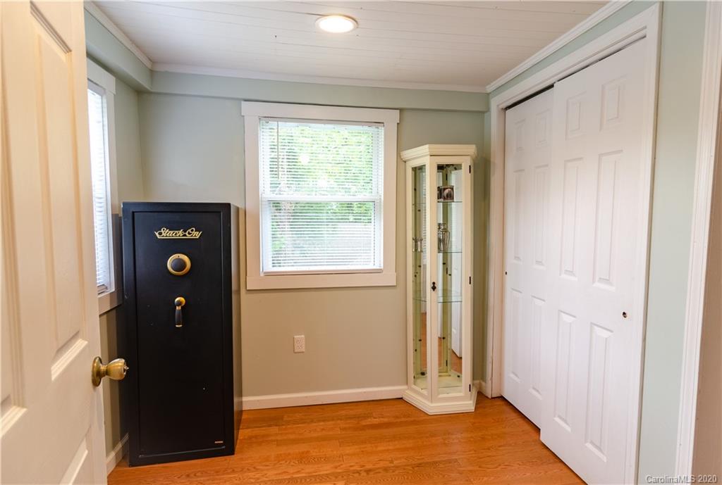 95 Lookout Road Asheville, NC 28804 - Photo 24 of 30 Gallery Image 24