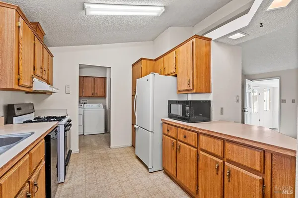 $159,900 | 8147 Willow Street, Windsor, CA 95492