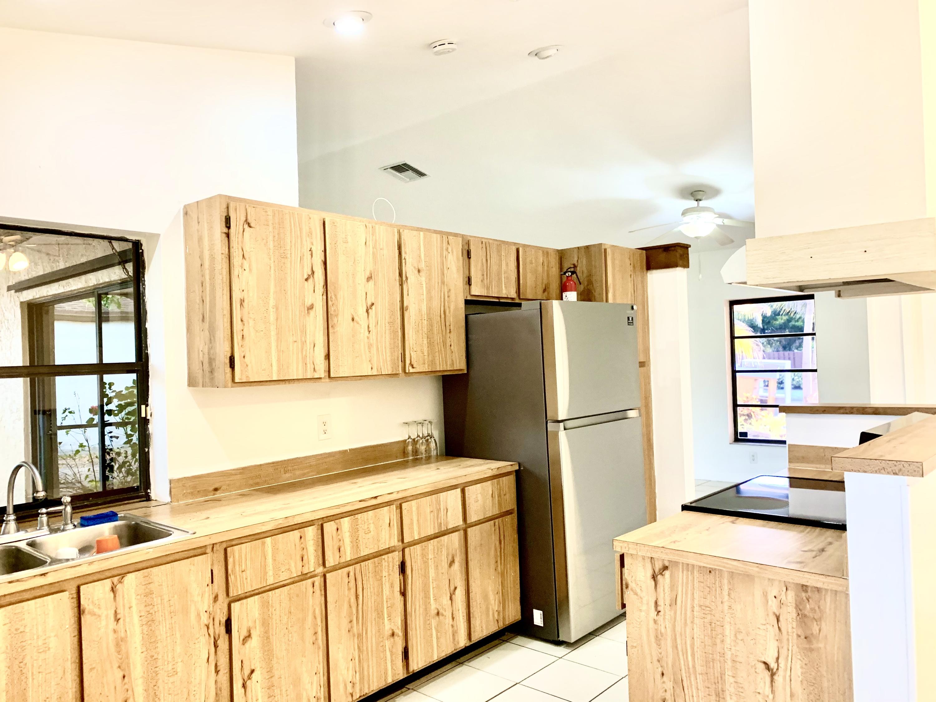 21230 Summertrace Circle Boca Raton, FL 33428 - Photo 4 of 12 kitchen