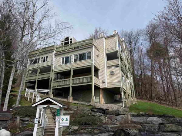 $3,000 | 220 Mountainside Drive, Unit 402, Stowe, VT 05672