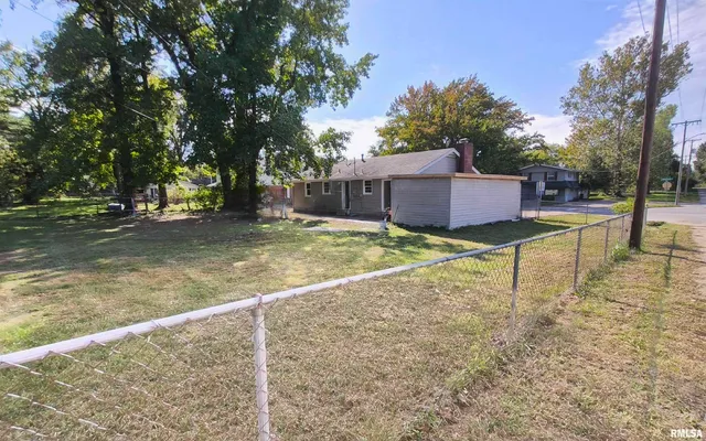 $135,000 | 101 South Glenview Drive, Carbondale, IL 62901