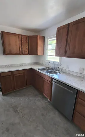 $135,000 | 101 South Glenview Drive, Carbondale, IL 62901