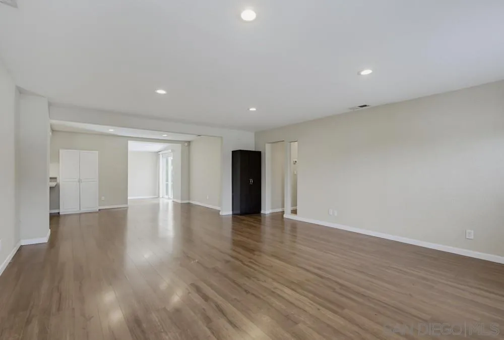9649 Halberns Boulevard Santee, CA 92071 - Photo 5 of 47