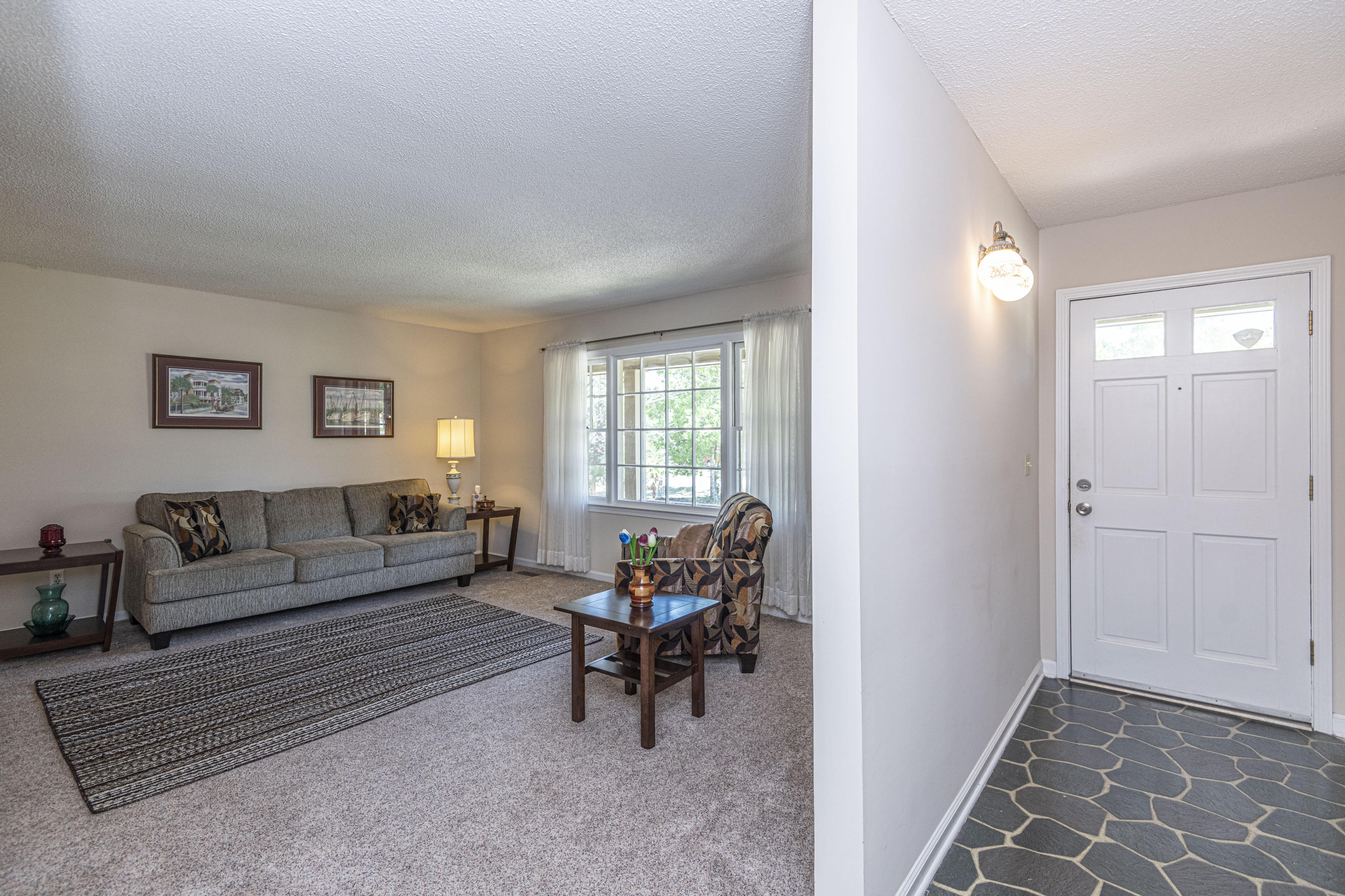 321 Chamblee Road Walterboro, SC 29488 - Photo 8 of 28 Foyer