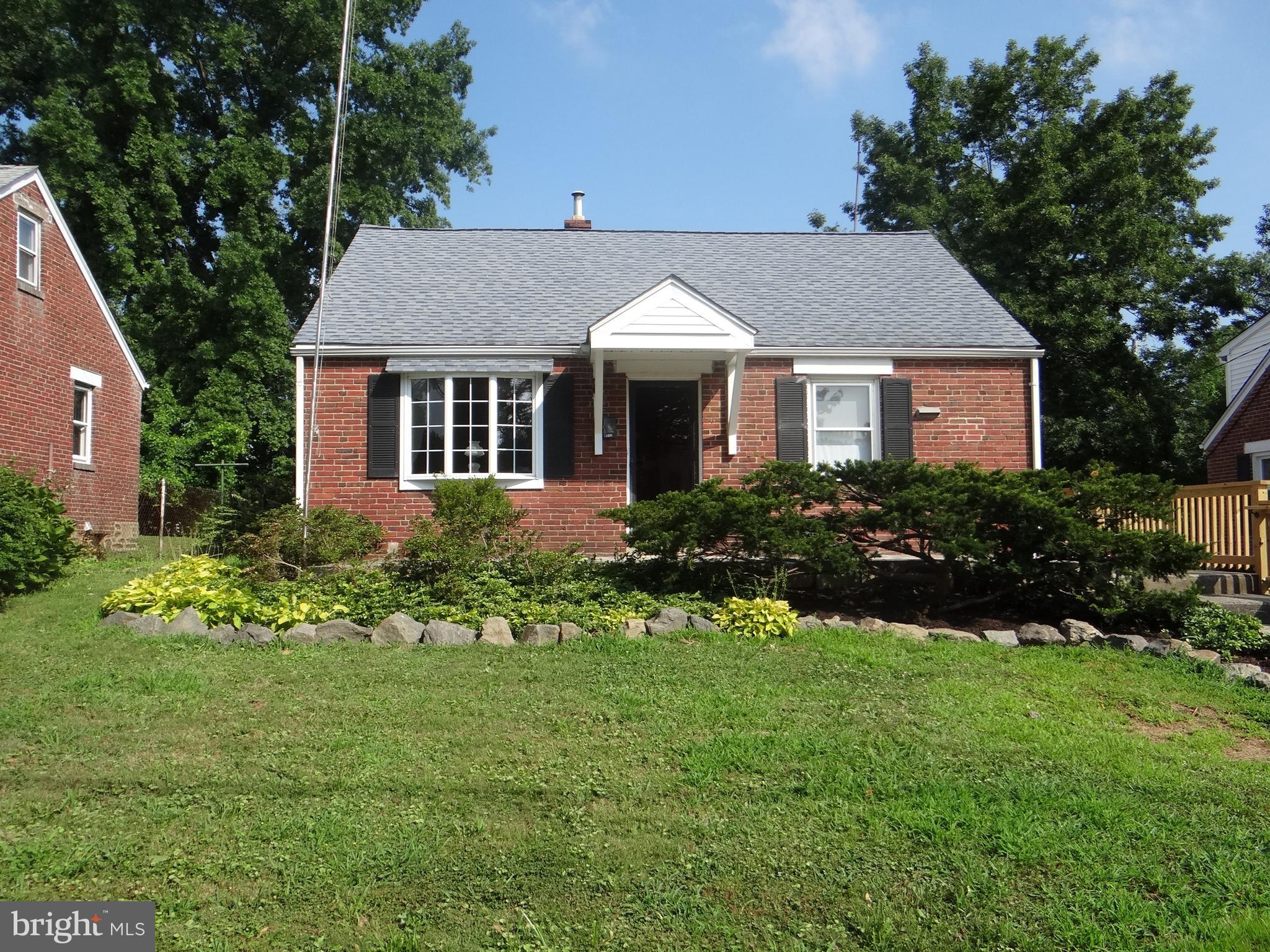 922 Thornton Road Upper Chichester, PA 19061 - Photo 3 of 33 Gallery Image 3