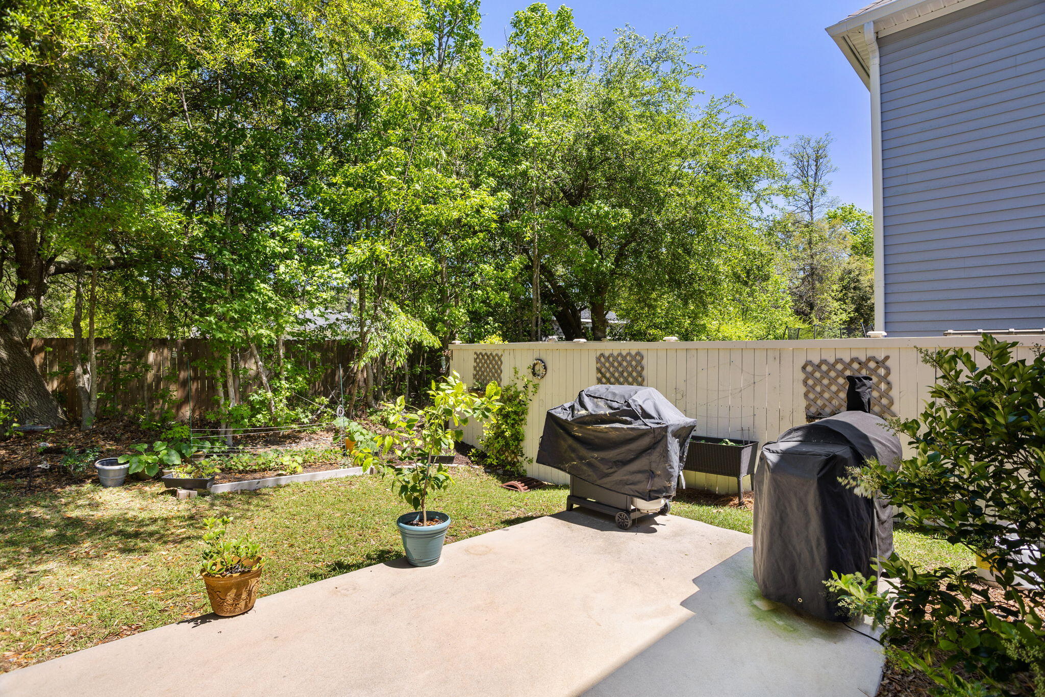3830 Sawmill Court Mount Pleasant, SC 29429 - Photo 29 of 30 Patio and yard