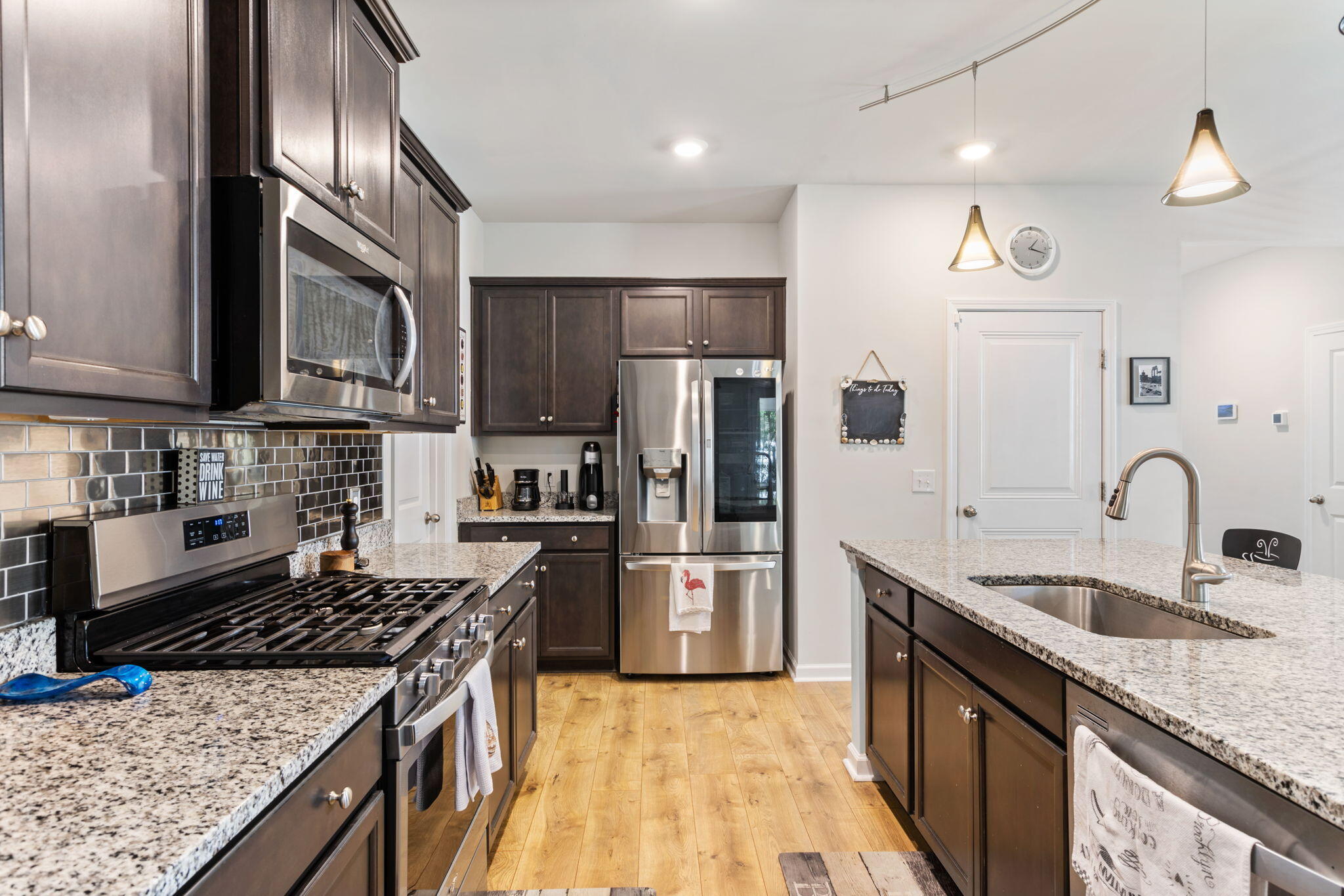 3830 Sawmill Court Mount Pleasant, SC 29429 - Photo 6 of 30 Kitchen