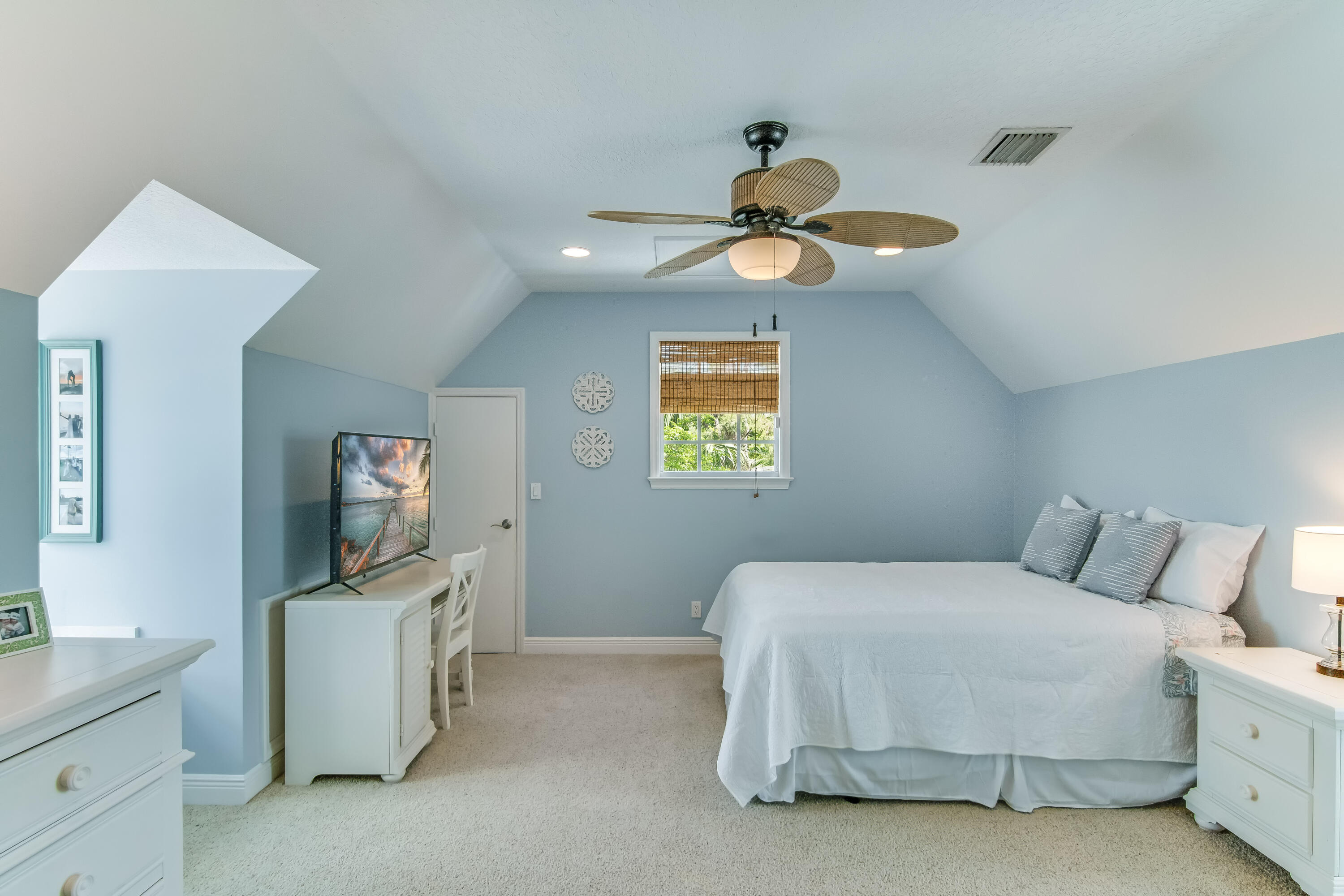 936 Dolphin Drive Jupiter, FL 33458 - Photo 31 of 72 Bedroom 1