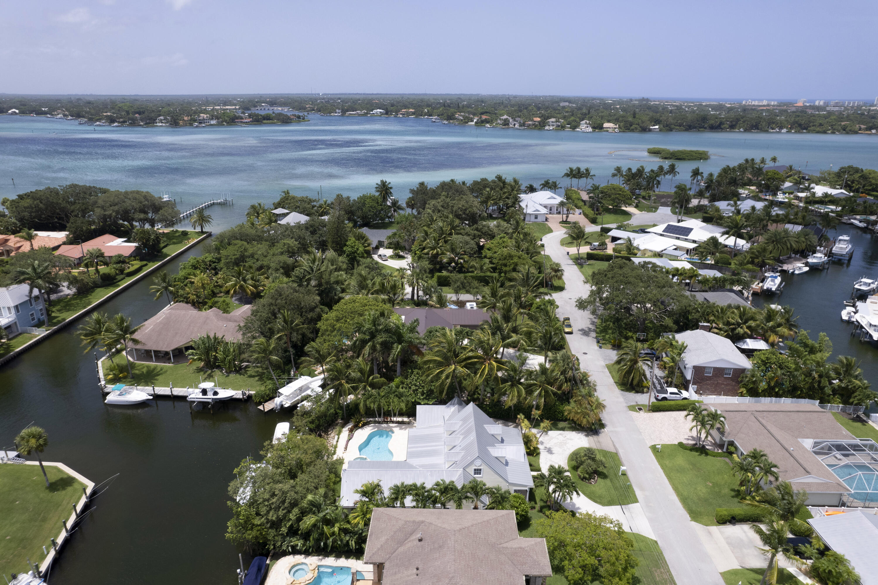 936 Dolphin Drive Jupiter, FL 33458 - Photo 4 of 72 DJI_0261