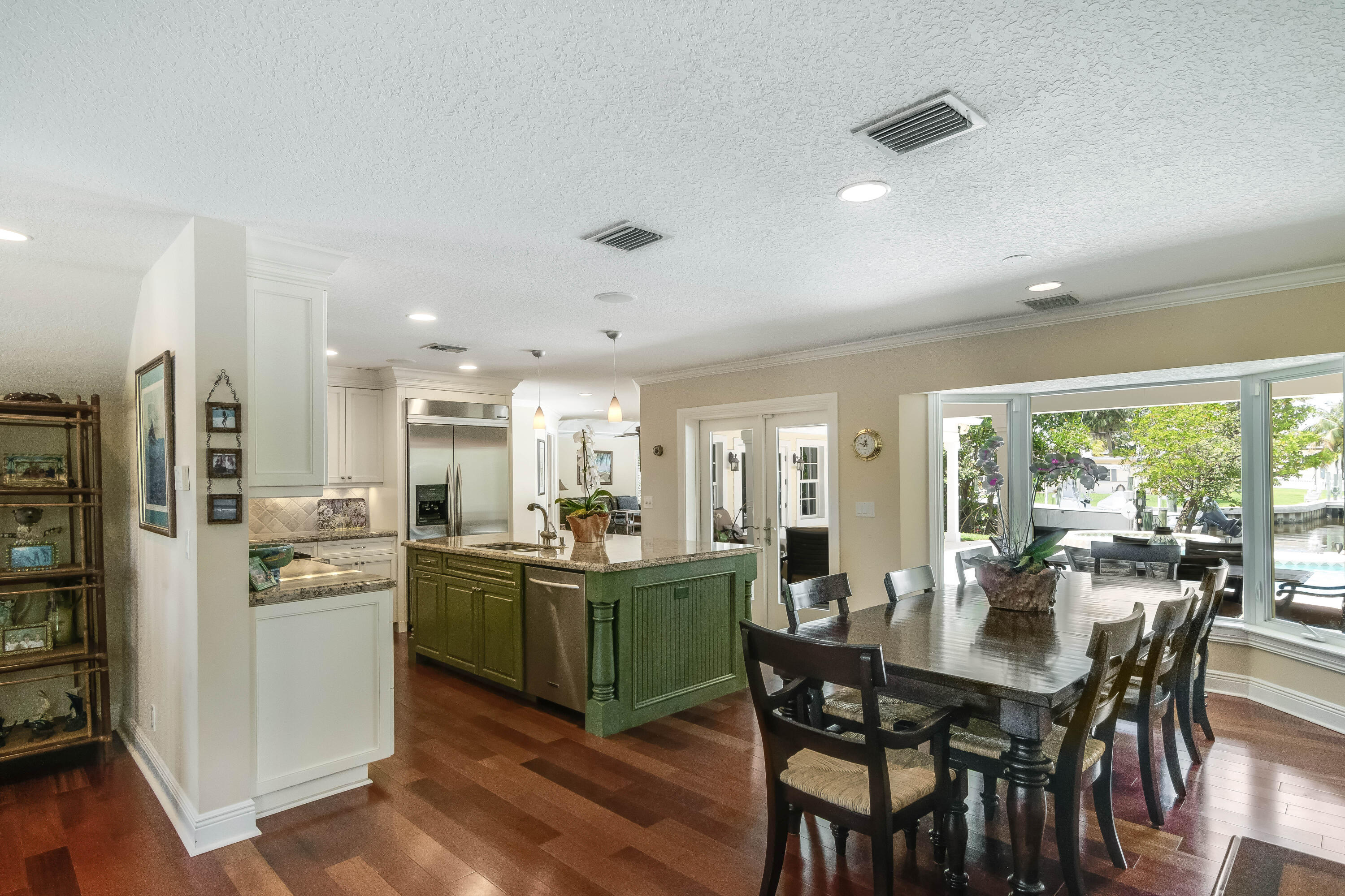 936 Dolphin Drive Jupiter, FL 33458 - Photo 9 of 72 IMG_8910