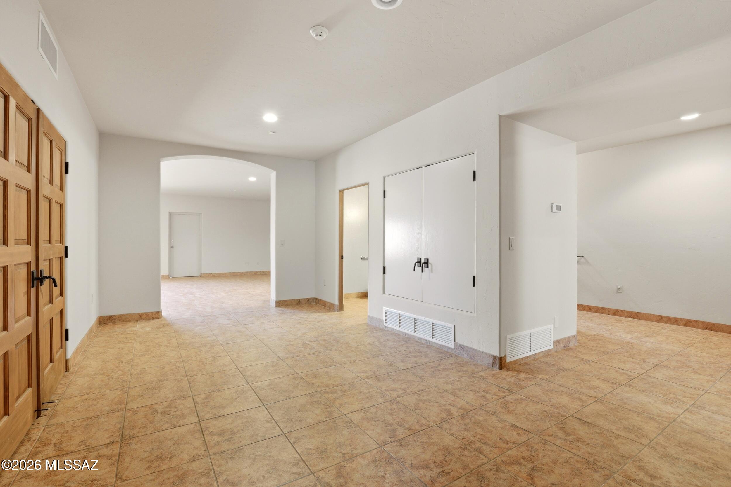 6331 West Trails End Road Tucson, AZ 85745 - Photo 22 of 41 a view of an empty room