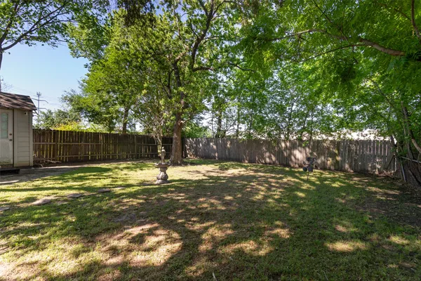 $2,500 | 5808 Community Drive, Houston, TX 77005