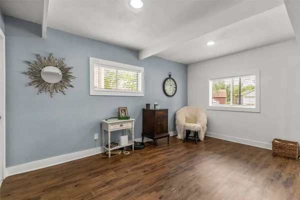 $2,500 | 5808 Community Drive, Houston, TX 77005