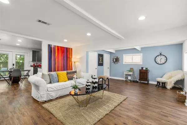 $2,500 | 5808 Community Drive, Houston, TX 77005