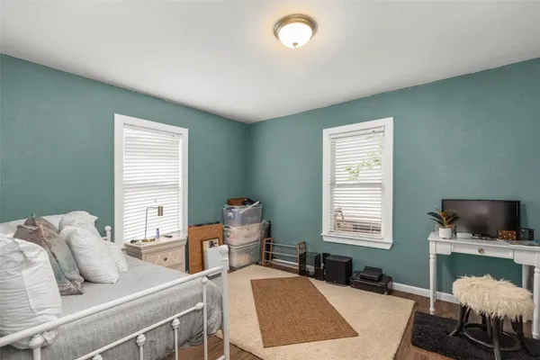 $2,500 | 5808 Community Drive, Houston, TX 77005