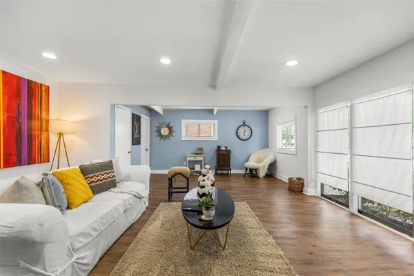 $2,500 | 5808 Community Drive, Houston, TX 77005