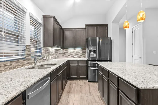 $2,800 | 7704 Vista Mejor Drive, Austin, TX 78744