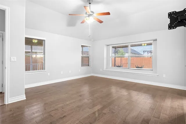 $2,800 | 7704 Vista Mejor Drive, Austin, TX 78744