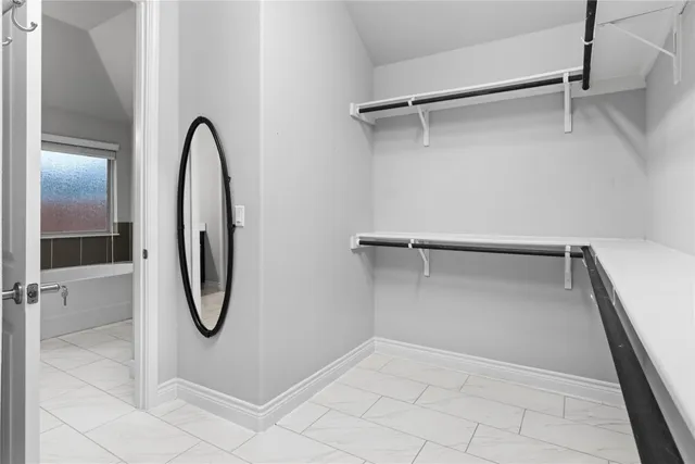 $2,800 | 7704 Vista Mejor Drive, Austin, TX 78744