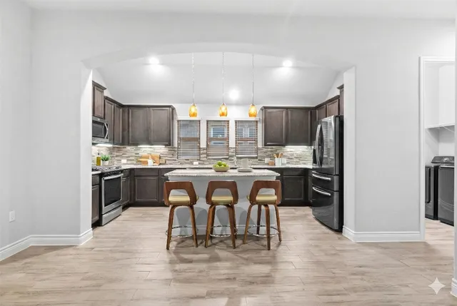 $2,800 | 7704 Vista Mejor Drive, Austin, TX 78744