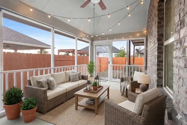 $2,800 | 7704 Vista Mejor Drive, Austin, TX 78744