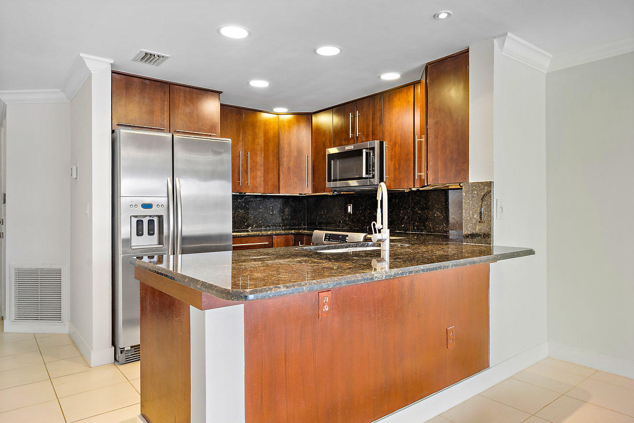 880 Jeffery Street, Unit 880 Boca Raton, FL 33487 - Photo 16 of 32 019-880EJefferySt-DelrayBeach-FL-small
