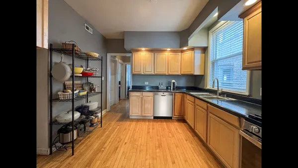 $700,000 | 4954 North Drake Avenue, Chicago, IL 60625