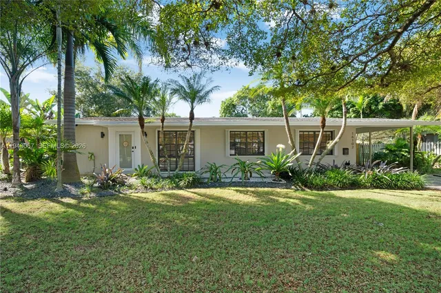 $3,850 | 16102 Southwest 98th Avenue, Miami, FL 33157
