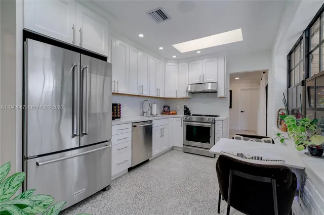 $3,850 | 16102 Southwest 98th Avenue, Miami, FL 33157