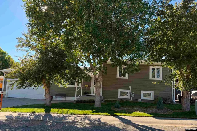 $325,000 | 112 Susan Kay Avenue, Thermopolis, WY 82443