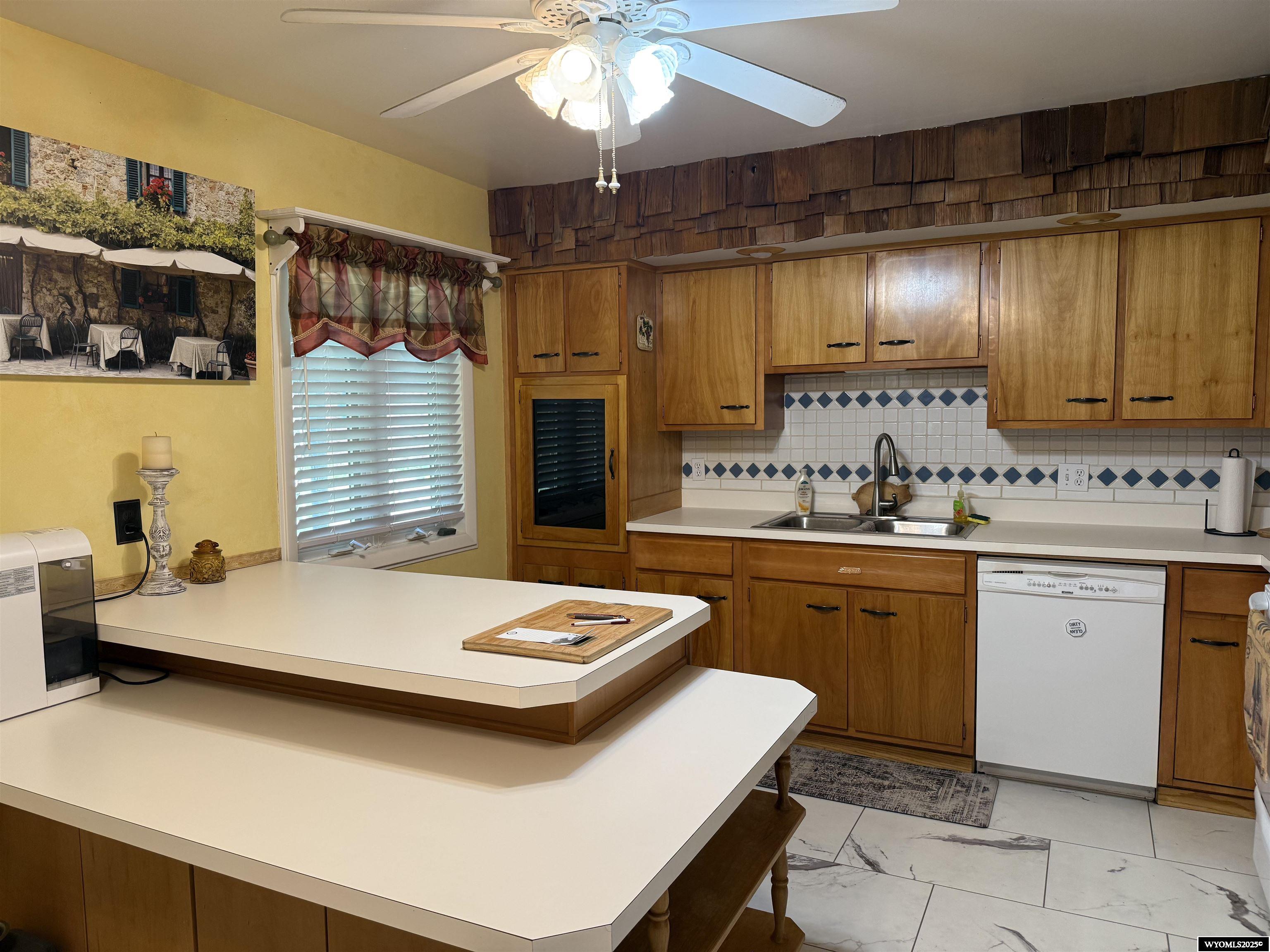 112 Susan Kay Avenue Thermopolis, WY 82443 - Photo 8 of 29